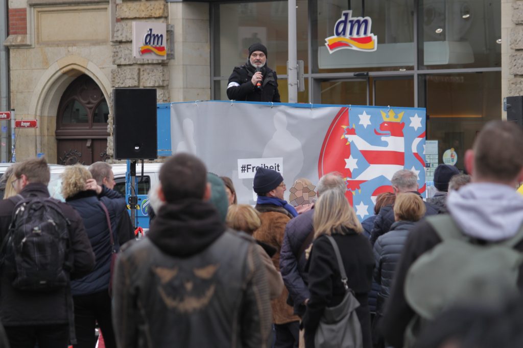 Dritter Redner, Marco Fischer, bei Bürger für Thüringen Kundgebung Anger
