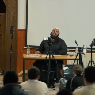Salafistenprediger Ahmad Armih alias „Ahmad Abul Baraa“ Anfang Februar beim Seminar in der Erfurter Moschee.